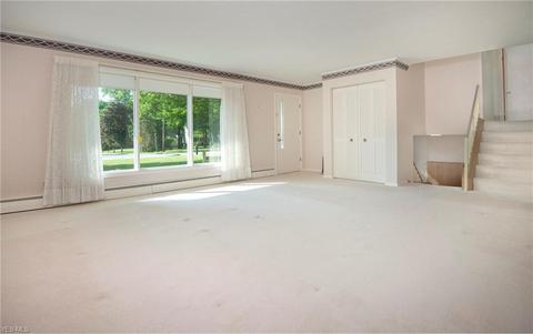 35725 Solon Rd, Solon, OH 44139 photo 2