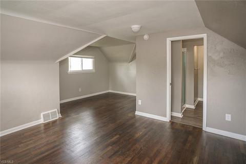 8513 Ackley Rd, Parma, OH 44130 photo 18