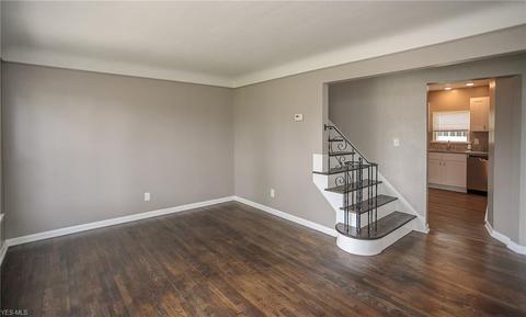 8513 Ackley Rd, Parma, OH 44130 photo 5