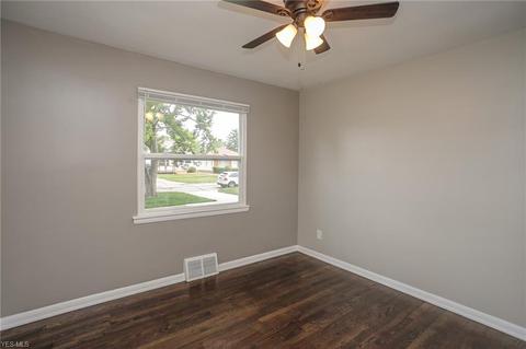 8513 Ackley Rd, Parma, OH 44130 photo 13