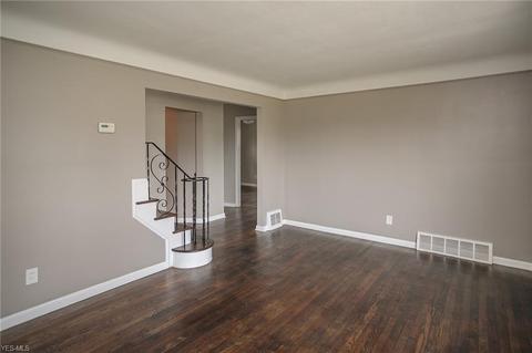 8513 Ackley Rd, Parma, OH 44130 photo 6
