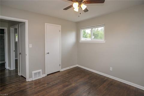 8513 Ackley Rd, Parma, OH 44130 photo 14