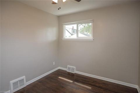 8513 Ackley Rd, Parma, OH 44130 photo 11