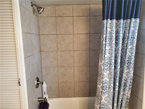 202 W 17th St, Dover, OH 44622 photo 8