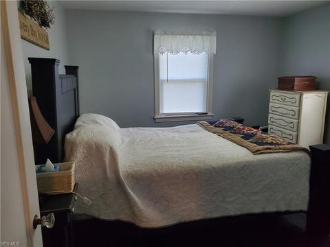 202 W 17th St, Dover, OH 44622 photo 5