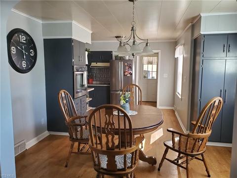 202 W 17th St, Dover, OH 44622 photo 3