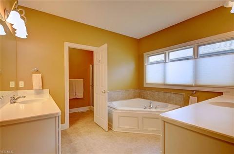 33476 Lyons Gate Run, Avon, OH 44011 photo 15