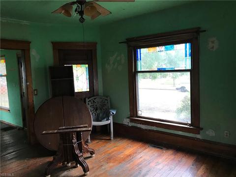 307 W 7th St, Dover, OH 44622 photo 8