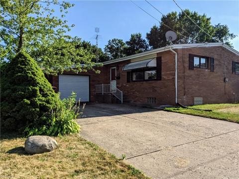 1621 Clarendon Ave NW, Canton, OH 44708 photo 2