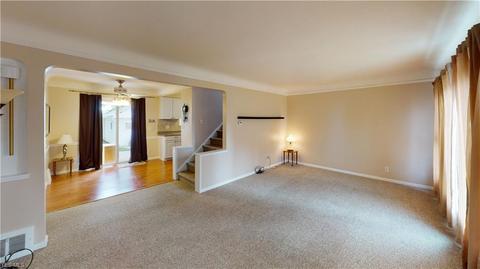 29823 Robert St, Wickliffe, OH 44092 photo 9