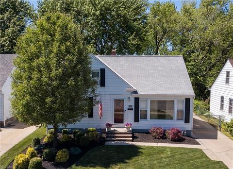 29823 Robert St, Wickliffe, OH 44092 photo 1