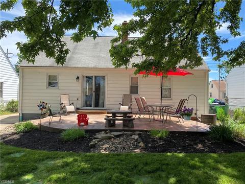 29823 Robert St, Wickliffe, OH 44092 photo 4