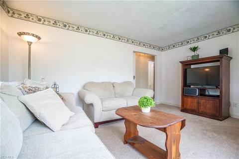 545 Cambridge Ave, Elyria, OH 44035 photo 6
