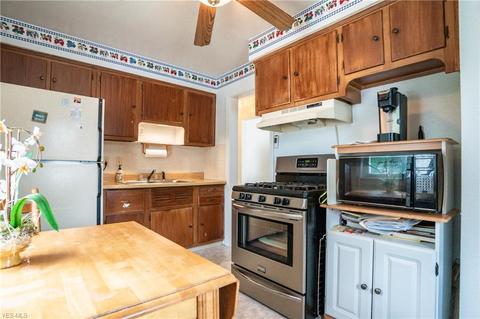 545 Cambridge Ave, Elyria, OH 44035 photo 10
