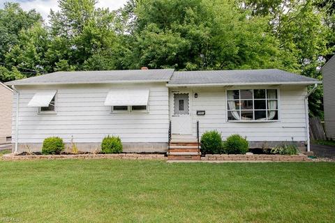7551 Pinehurst Dr, Mentor On The Lake, OH 44060 photo 1
