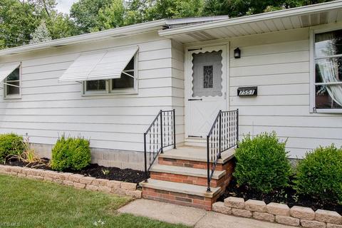 7551 Pinehurst Dr, Mentor On The Lake, OH 44060 photo 2