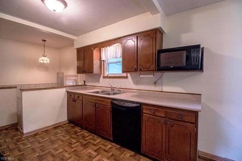 7551 Pinehurst Dr, Mentor On The Lake, OH 44060 photo 8