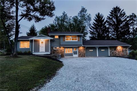 560 Eggleston Rd, Aurora, OH 44202 photo 2