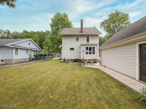 51 Baker St, Berea, OH 44017 photo 3