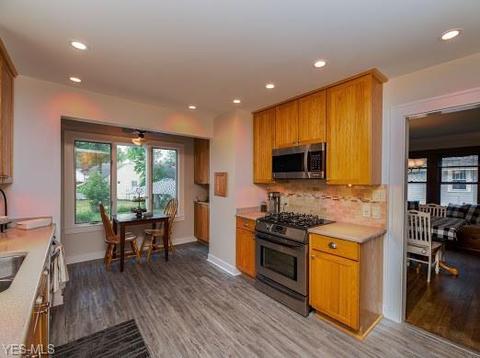 51 Baker St, Berea, OH 44017 photo 12
