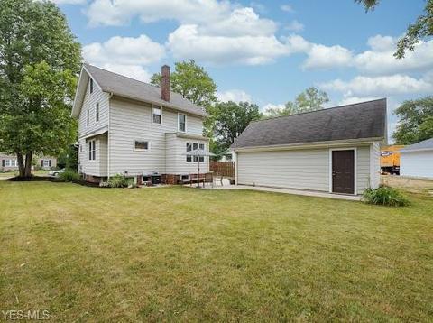 51 Baker St, Berea, OH 44017 photo 4