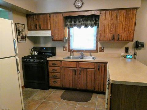 7765 Arbor Dr, Parma, OH 44130 photo 7