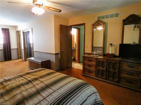 7765 Arbor Dr, Parma, OH 44130 photo 13