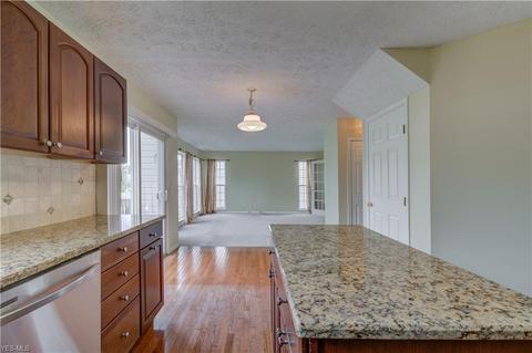 176 Creekledge Ln, Copley, OH 44321 photo 13