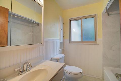 5836 Eldon Dr, Parma Heights, OH 44130 photo 14
