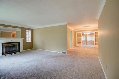 5836 Eldon Dr, Parma Heights, OH 44130 photo 13