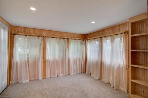 5836 Eldon Dr, Parma Heights, OH 44130 photo 8