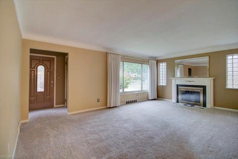 5836 Eldon Dr, Parma Heights, OH 44130 photo 10