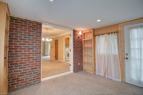 5836 Eldon Dr, Parma Heights, OH 44130 photo 9