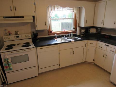 409 Minnesota Ave, Ashtabula, OH 44004 photo 3