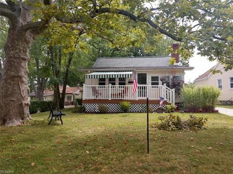 28601 Uxbridge Dr, Willowick, OH 44095 photo 1