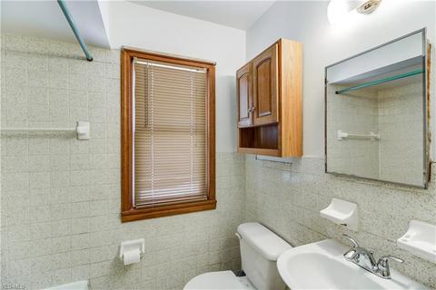 4216 Brookway Ln, Brooklyn, OH 44144 photo 11