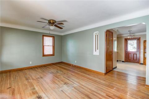 4216 Brookway Ln, Brooklyn, OH 44144 photo 3