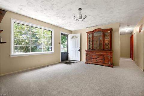 6551 Seneca Trl, Mentor, OH 44060 photo 2