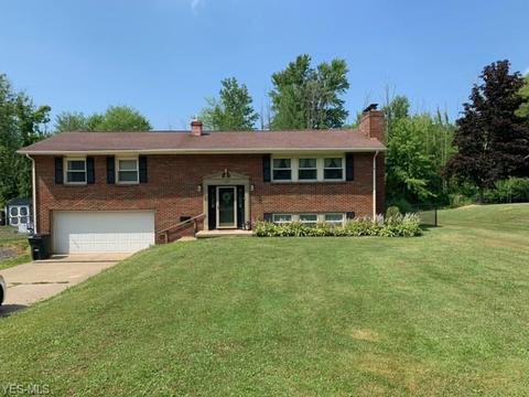 1395 Debra Dr, Ashtabula, OH 44004 photo 1