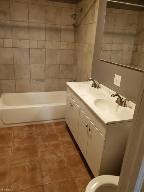 512 Sixth St, Lowell, OH 45744 photo 5