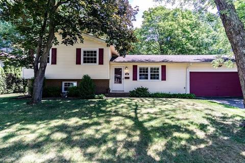 330 Crestview Dr, Munroe Falls, OH 44262 photo 1