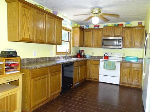 281 Horseshoe Dr, Lagrange, OH 44050 photo 9