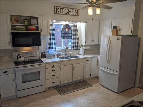 116 Prospect St, Dover, OH 44622 photo 9
