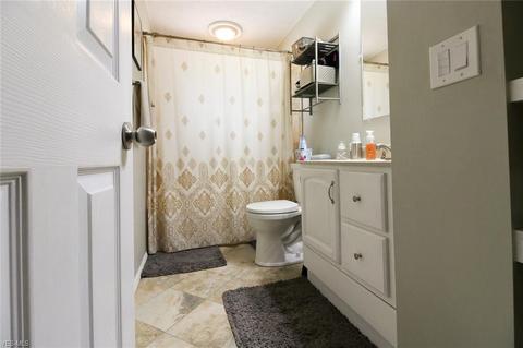 474 High St, Elyria, OH 44035 photo 4