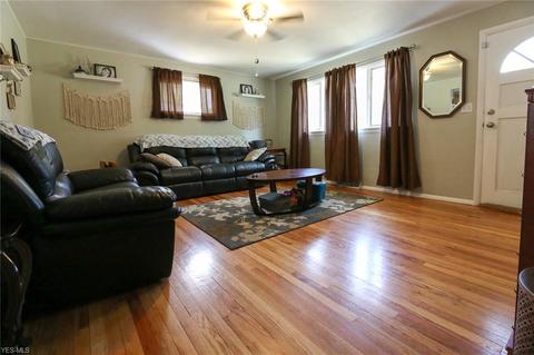 474 High St, Elyria, OH 44035 photo 2