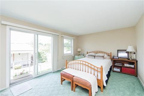 950 Orchardview Ave, Seven Hills, OH 44131 photo 9
