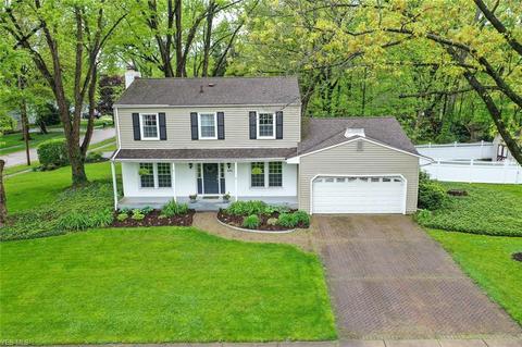 664 Pebble Beach Dr, Akron, OH 44333 photo 2