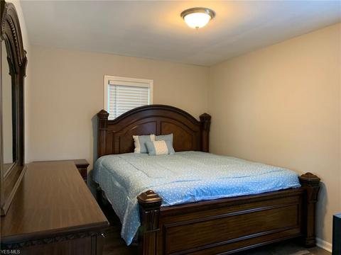 6820 Ackley Rd, Parma, OH 44129 photo 6