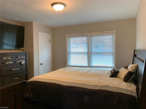 6820 Ackley Rd, Parma, OH 44129 photo 7