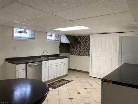 6820 Ackley Rd, Parma, OH 44129 photo 3